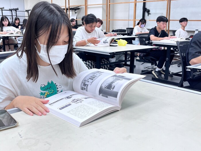 上博圖書贈書百本，成為新生學習的最佳利器!圖片